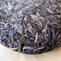 Détail de galette - Puer Sheng ManZhuan 250g [photo: Cream of Banna]