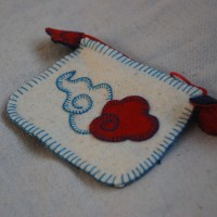 Mini trousse en feutre